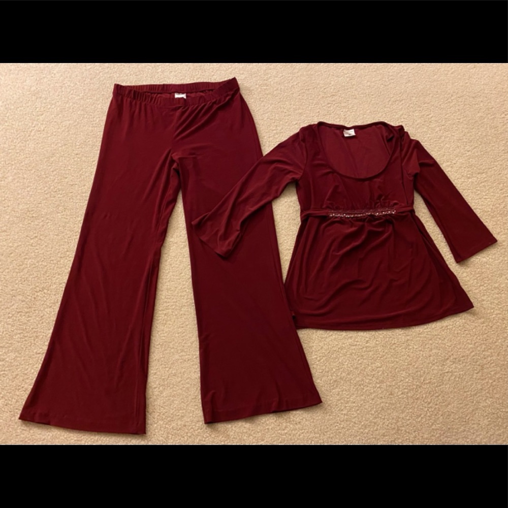 EUC. Motherhood Maternity Maroon Dressy Pants and Matching Top Set. Size S.